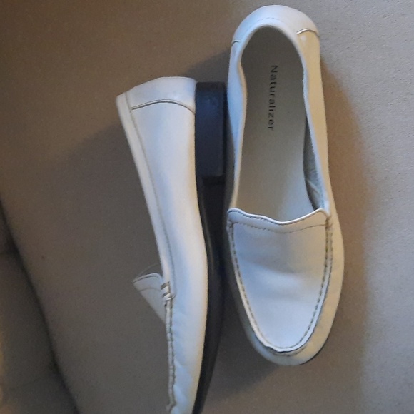 Naturalizer leather loafer euc 8 - Picture 4 of 4